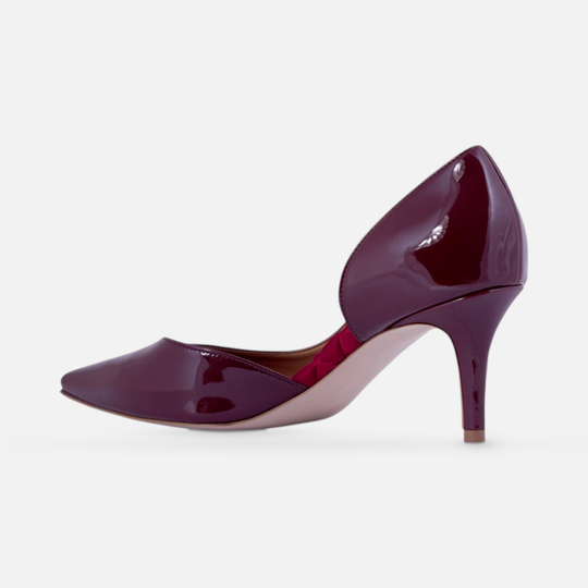AERA ANITA burgundy patent-effect pump, inner-side view showing the arch and heel.
