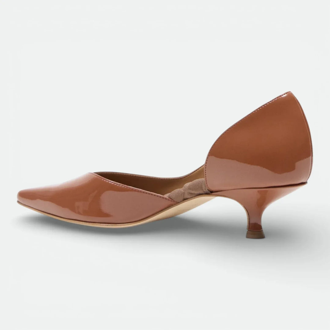 Mocha patent leather pointed toe kitten heel shoe with d&