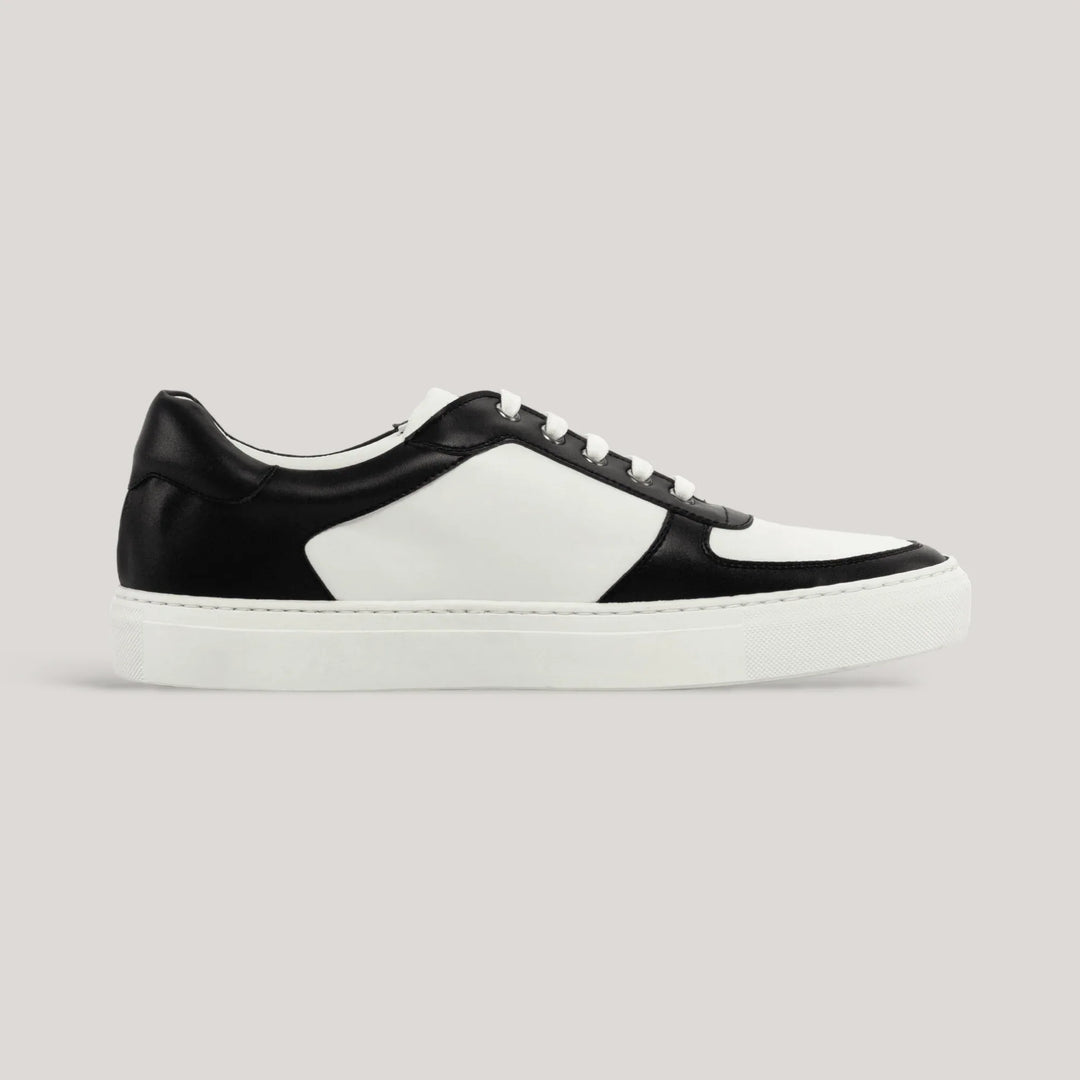 AVENIR | Low Top Trainer - Black &amp; White | Men&