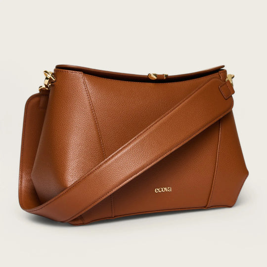 Le Classique Nº1 | Saddle Brown - Shoulder Bag BY ECOVA. Sustainable Fashion available at Maison Alltrueist