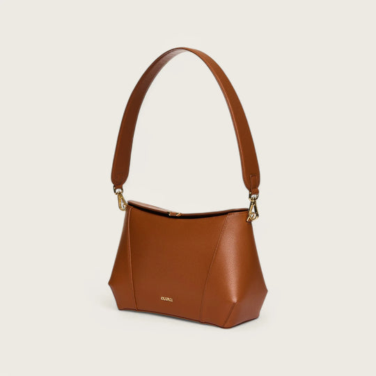 Le Classique Nº1 | Saddle Brown - Shoulder Bag BY ECOVA. Sustainable Fashion available at Maison Alltrueist