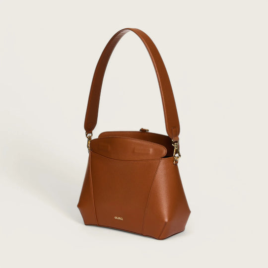 Le Classique Nº1 | Saddle Brown - Shoulder Bag BY ECOVA. Sustainable Fashion available at Maison Alltrueist