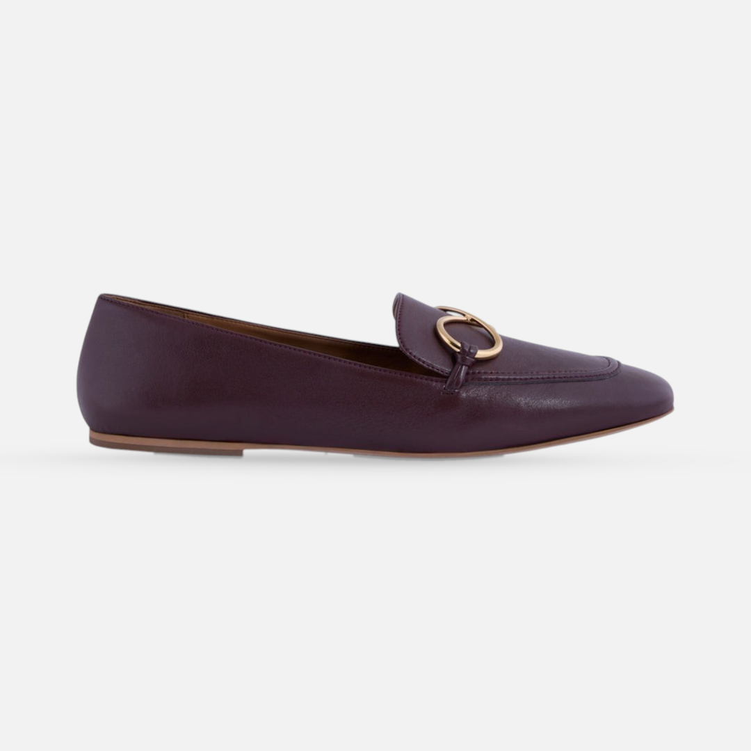 AERA ELLA chestnut nappa-effect loafer, side view.
