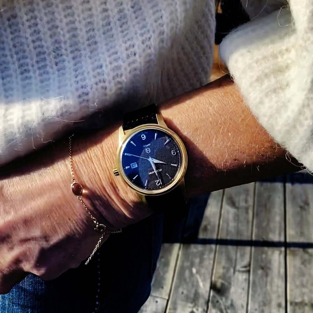 Initial N° 1 | GOLD - BLACK | 40 mm Watch