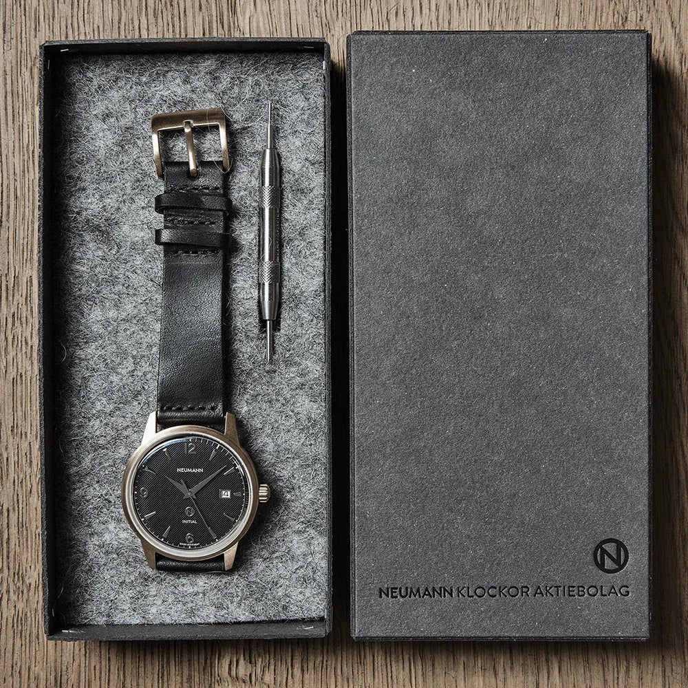 Initial N° 1 | GOLD - BLACK | 40 mm Watch