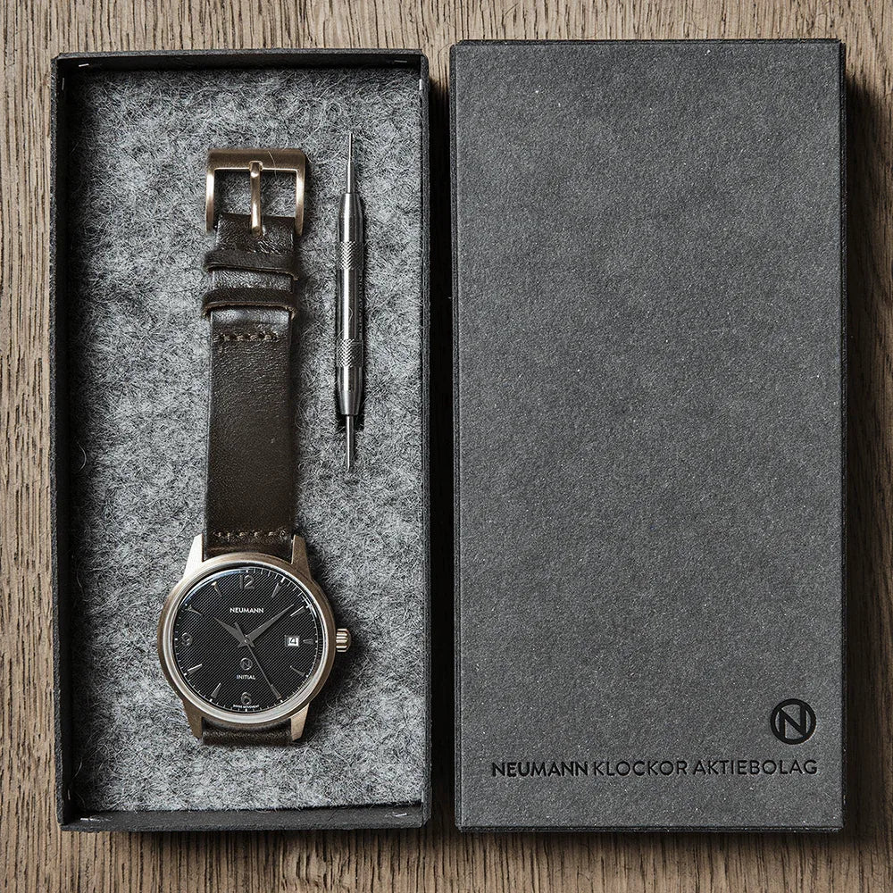 Initial N° 1 | GOLD - BLACK | 40 mm Watch