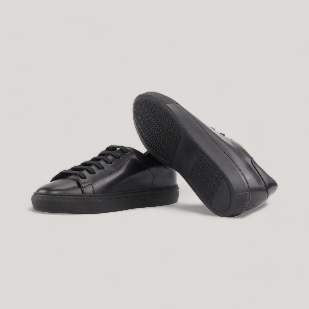 EON | Classic Sneakers - Pure Black | Men&