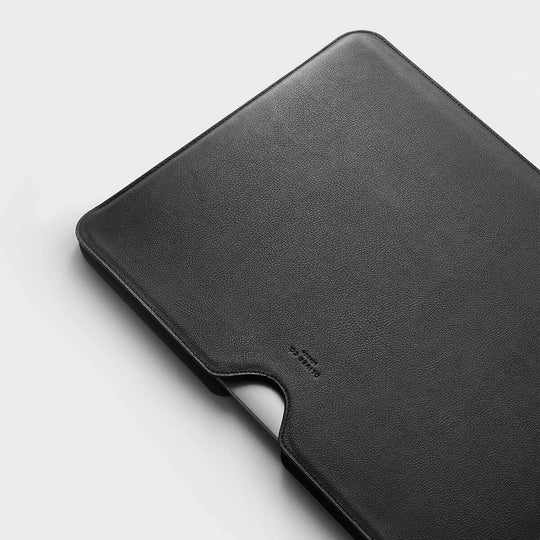 Apple Skin | Laptop Sleeve - Black | UNISEX ACCESSORIES | Oliver Co. London | ALLTRUEIST